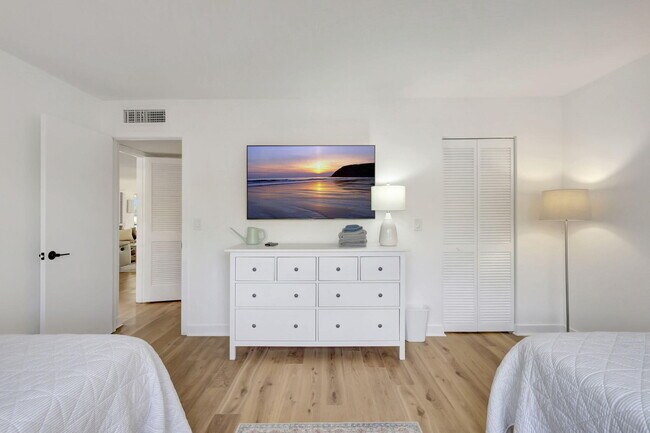 Building Photo - 334 Brackenwood Cir