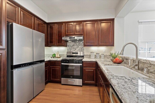 Building Photo - 501 Sugar Maple Ln