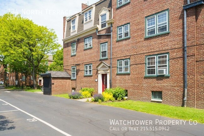 Building Photo - 734 North Terrace