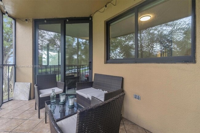 Building Photo - 15405 Miami Lakeway N