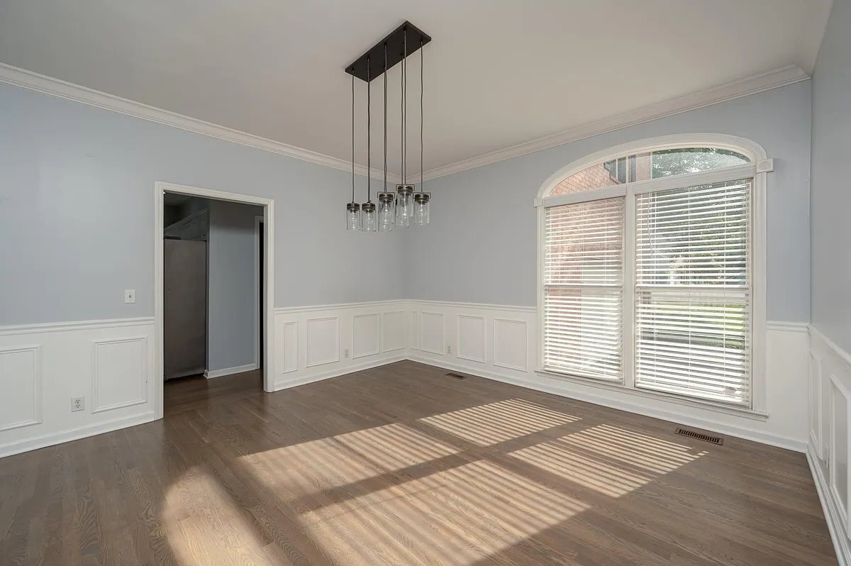 Building Photo - 6844 Collinswood Dr