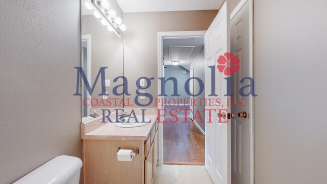 Building Photo - 3 Bedroom 2 Bathroom Home - Hope Creek Subdivision - Richmond Hill