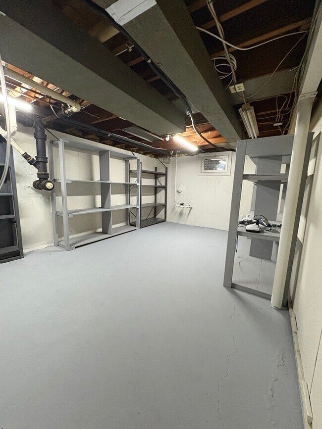 Building Photo - 509 Gierz St