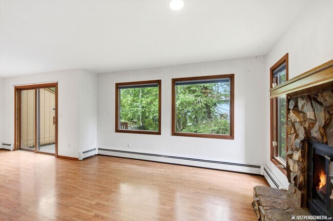 Building Photo - Cozy Eagle River Home with Backyard Trails!