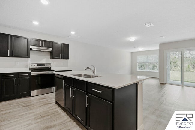 Building Photo - 26 Serbian Bellflower Trail