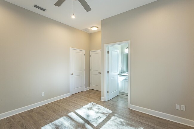 Building Photo - 2170 Capital Cir SE
