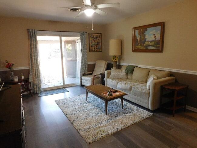 Building Photo - 842 Halifax Cir