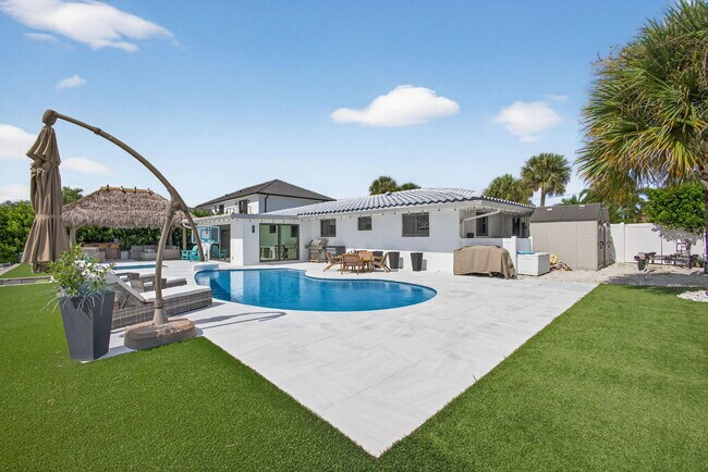 Building Photo - 12 Leeward Cir