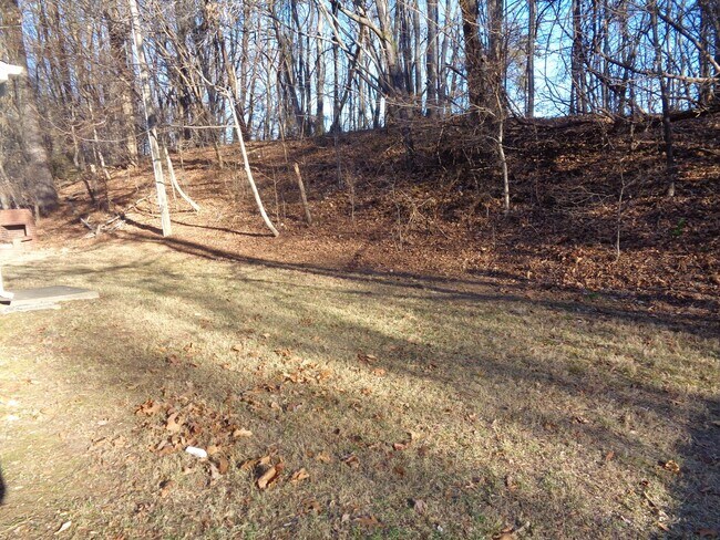 Building Photo - APPLICATION PENDING-4 Bedroom House for Rent-Close to University Parkway