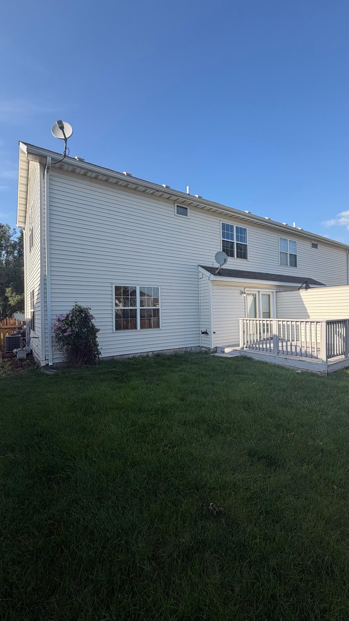 Building Photo - 1639 Dogwood Dr