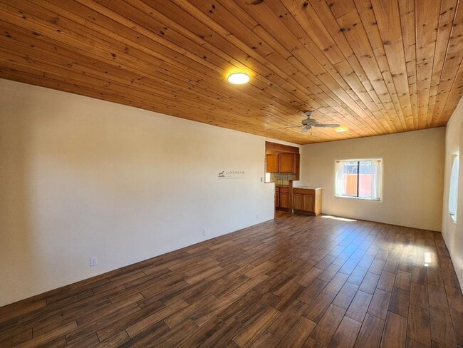 Building Photo - 212 Tesuque Dr