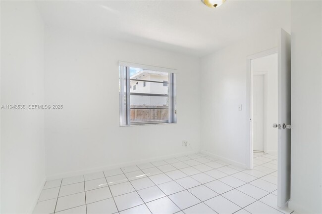 Building Photo - 2536 Cleveland St