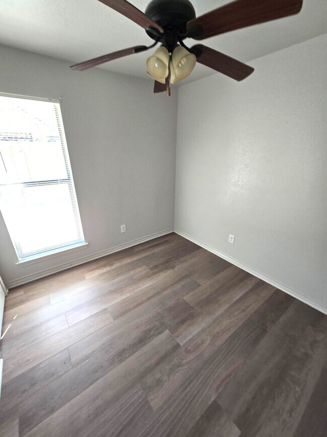 Building Photo - 6534 Westwood Village Dr