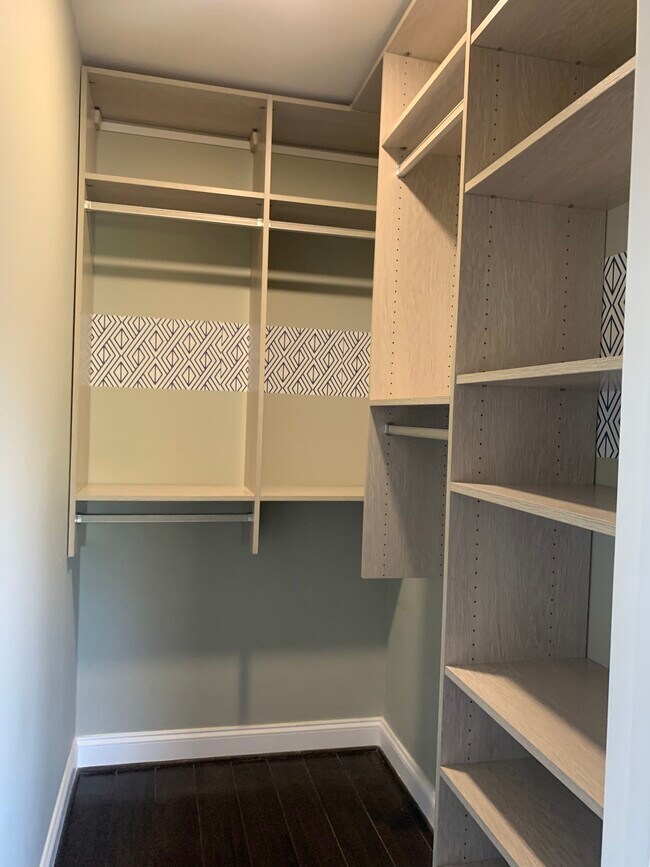 Closet 1 - 1363 Childress St NE
