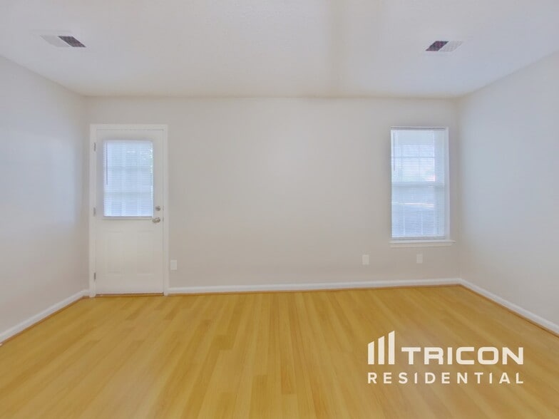 Building Photo - 5000 Poplar Glen Dr