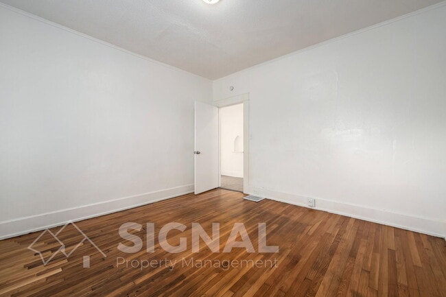 Building Photo - 1526 42nd St Ensley