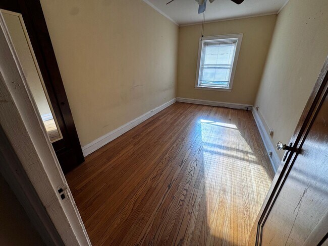 Building Photo - 2700 N Laramie Ave