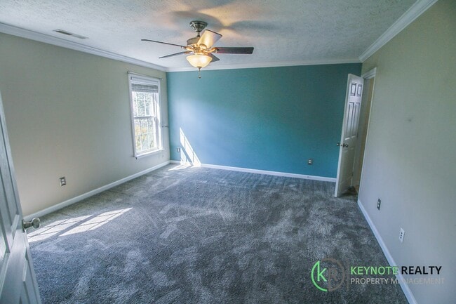 Building Photo - 6927 Erie Dr