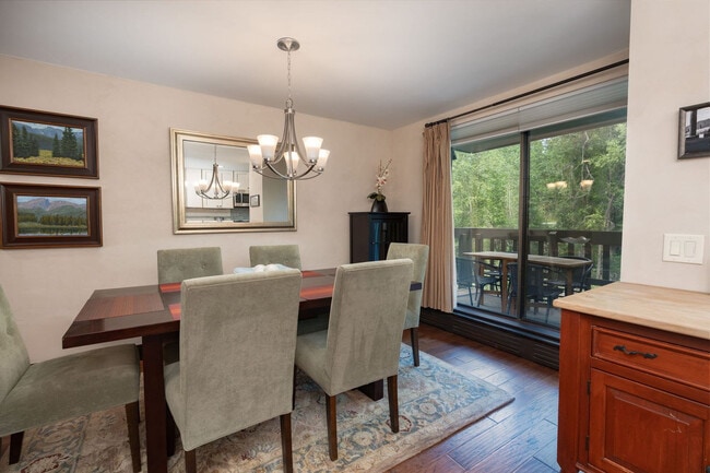 Building Photo - 1024 E Hopkins Ave