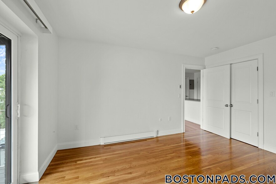 Building Photo - 134 Summer St