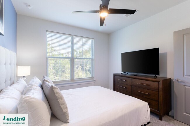 Building Photo - 435 Encore Way