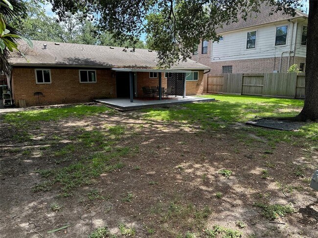 Building Photo - 5515 Darnell St