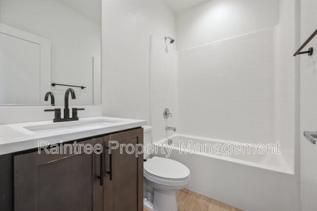 Building Photo - 1111 Via Lucero