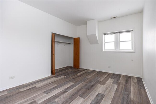 Building Photo - 1844 W Henderson St