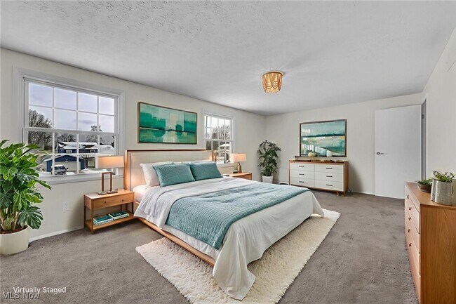 Building Photo - 5601 Sunset Dr