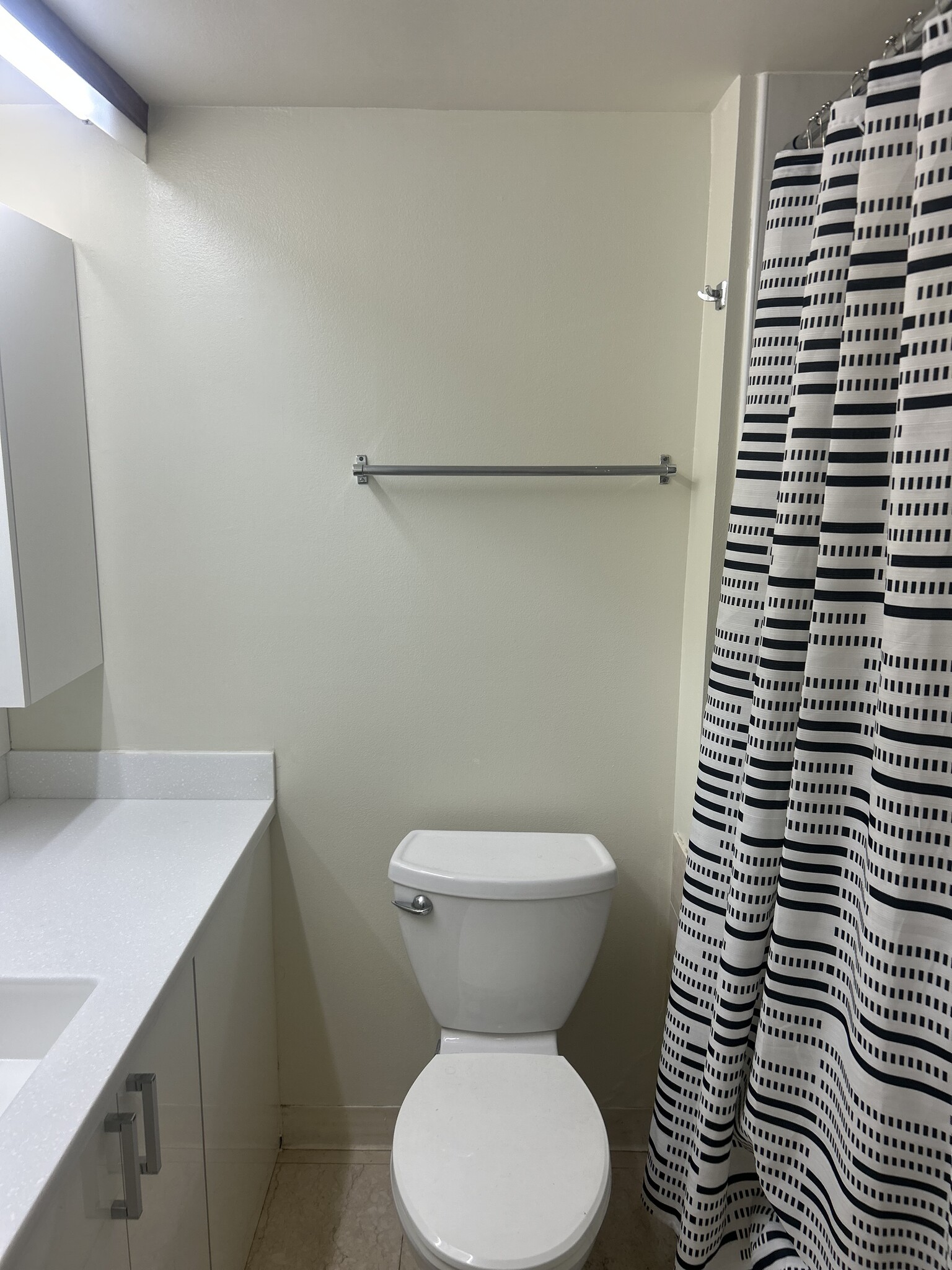 Toilet - 1560 Kanunu St