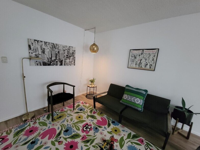 Building Photo - 315 Junipero Ave