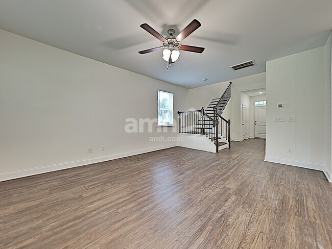 Building Photo - 83 Pullen Dr