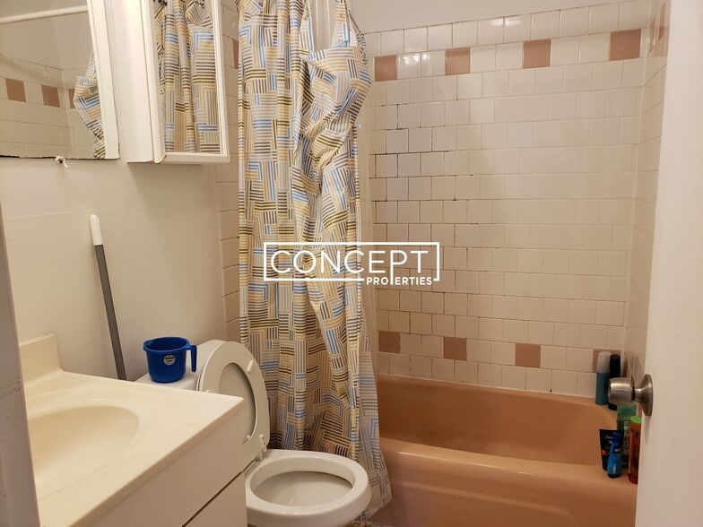 Building Photo - 226 Parker Hill Ave