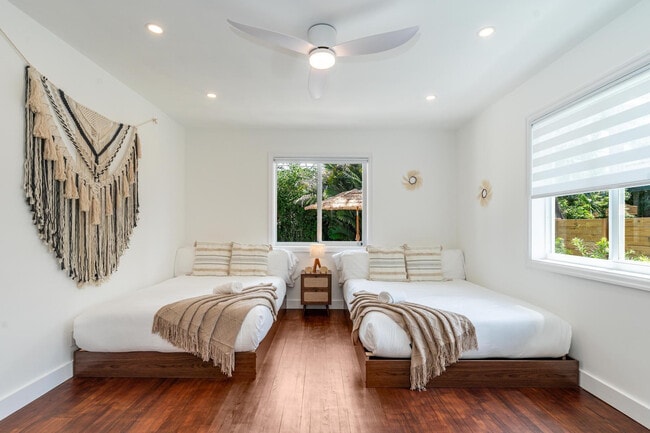 Building Photo - 616 NE 16th Terrace