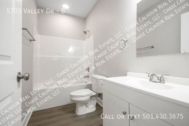 Building Photo - 5703 Valley Dr