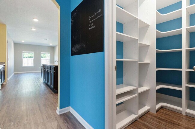 Building Photo - 303 Merlin Ct