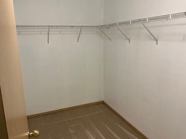 Building Photo - Modern  Conveniences