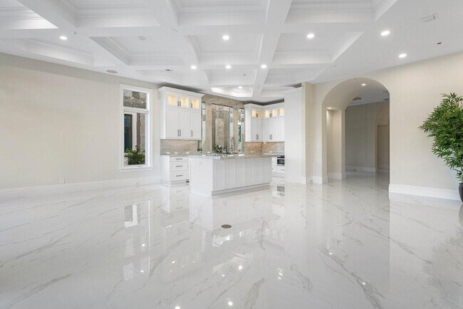 Building Photo - 549 NE 19th Ave