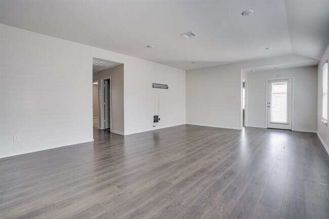 Building Photo - 106 Gallant Fox Ln