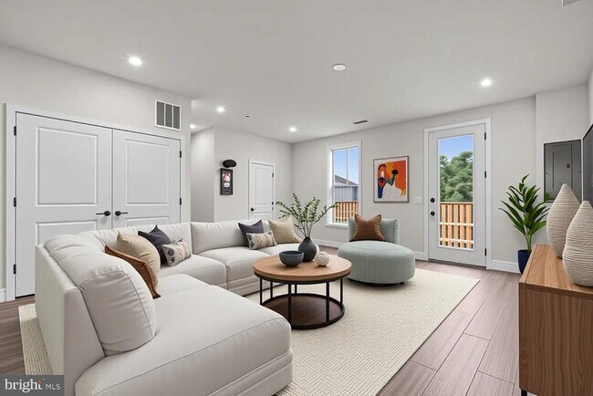 Building Photo - 114 Galaxy Pl