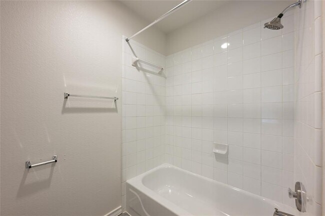 Building Photo - 3407 Blumie St