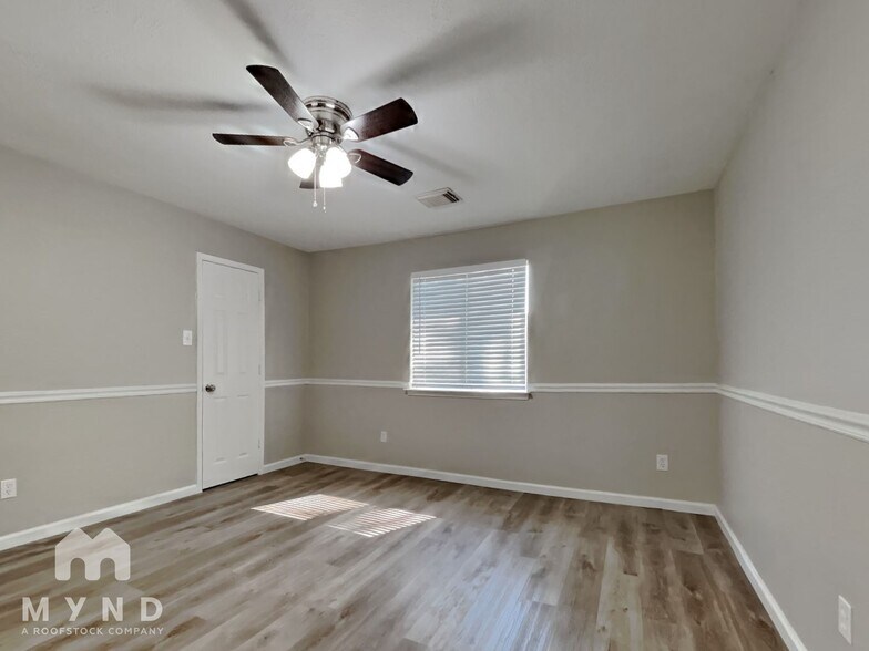 Building Photo - 7606 Bronze Trail Dr