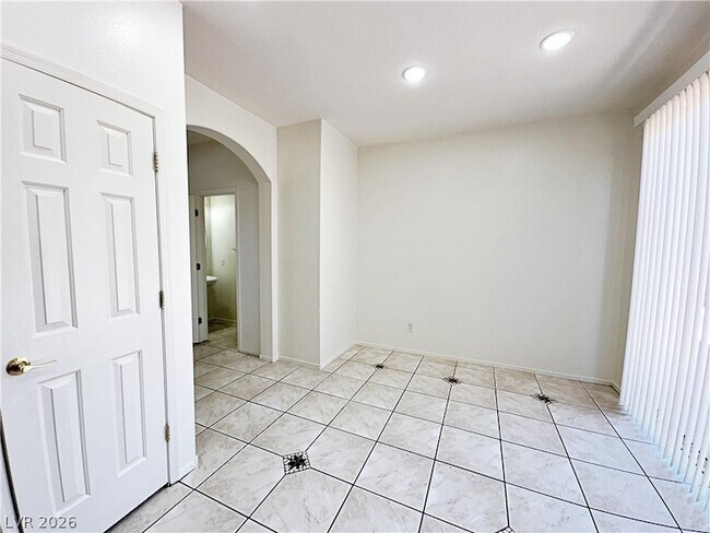 Building Photo - 5914 W Tinazzi Way