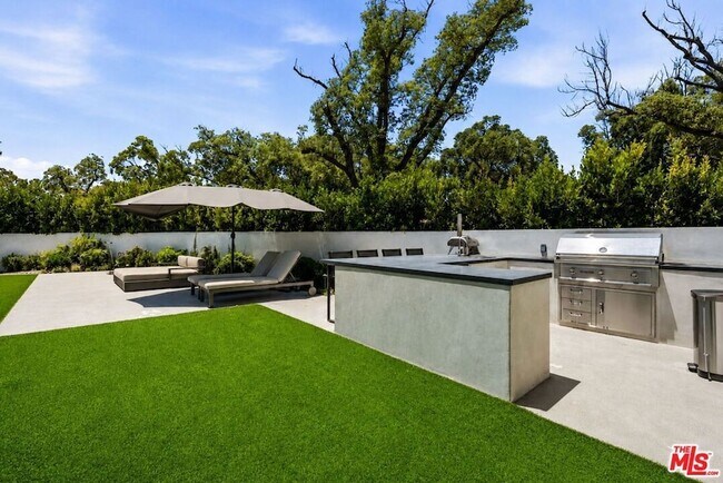 Building Photo - 9206 Monte Mar Dr