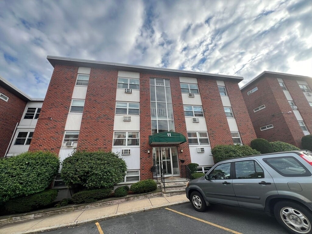 Building Photo - 11 Commonwealth Ct