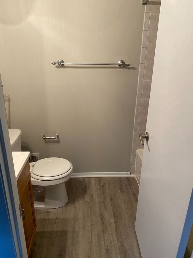 Building Photo - Townhome in Millersville