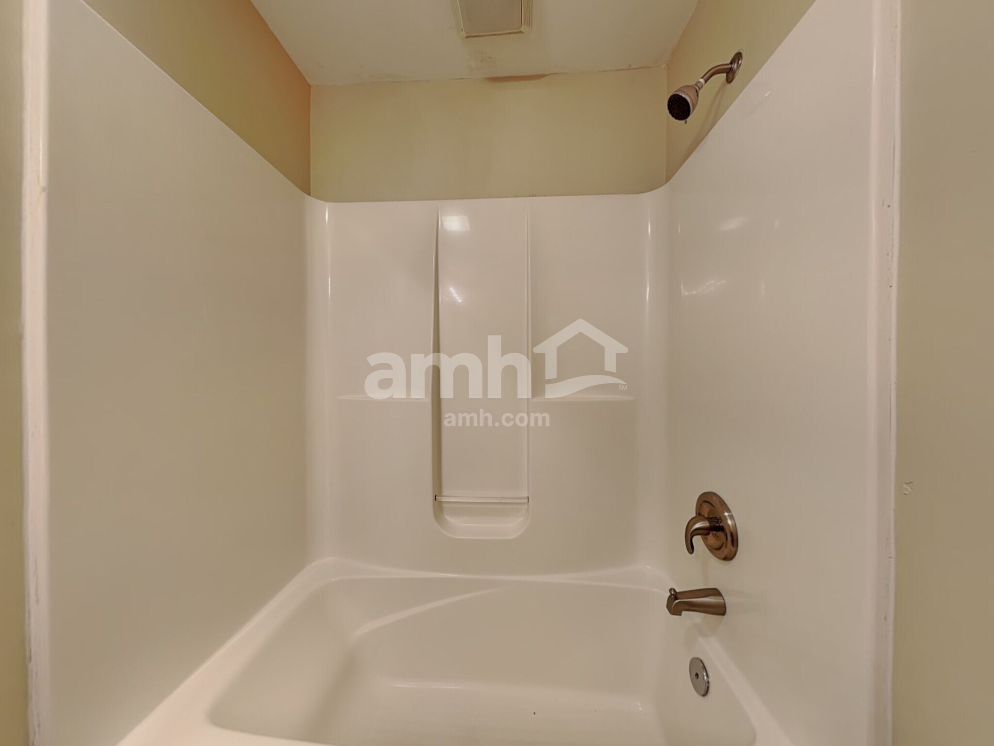 Building Photo - 1009 Loch Lomond Cir