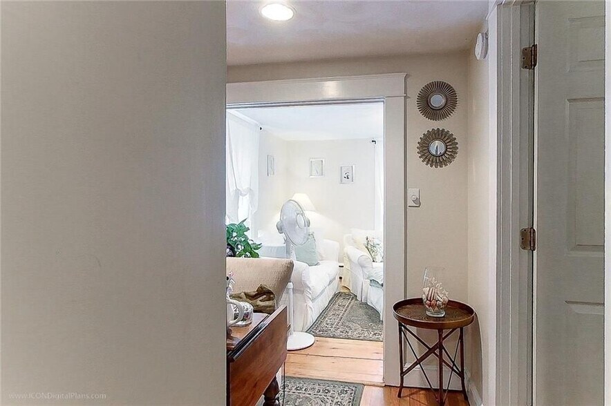 Building Photo - 36 Church St