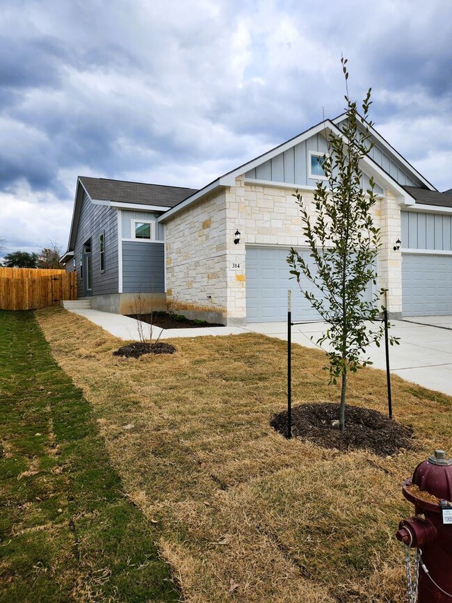 Building Photo - Beautiful Home in Cibolo