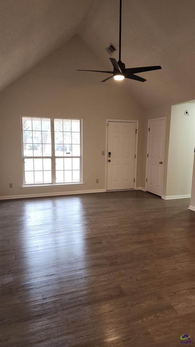 Building Photo - 101 Country Cove